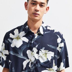 UO Black Floral Hawaiian Short Sleeve Button-Down